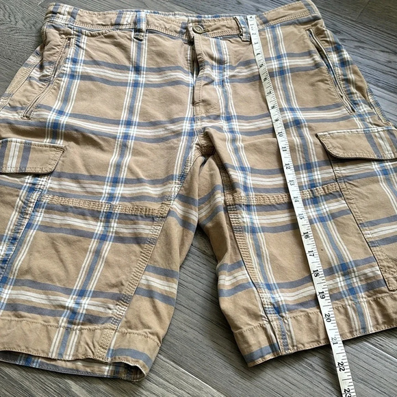 Diesel | Vintage early 2000’s checkered tan and blue cargo shorts - Picture 6 of 13